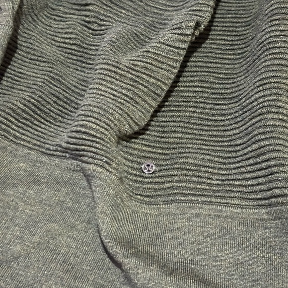 Lululemon Sit In Lotus Wrap II Heathered Dark Olive Size 2 - Picture 9 of 9